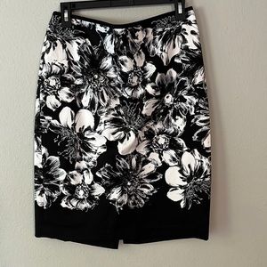 Ann Taylor size 8 floral skirt